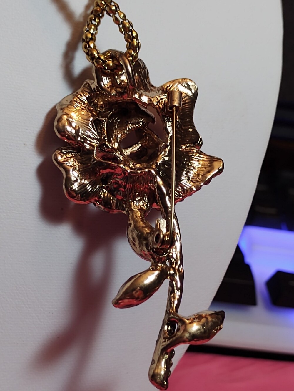 CONVERTIBLE- Betsey Johnson BROOCH/NECKLACE Pink Crystal Rose Necklace - Picture 4 of 4